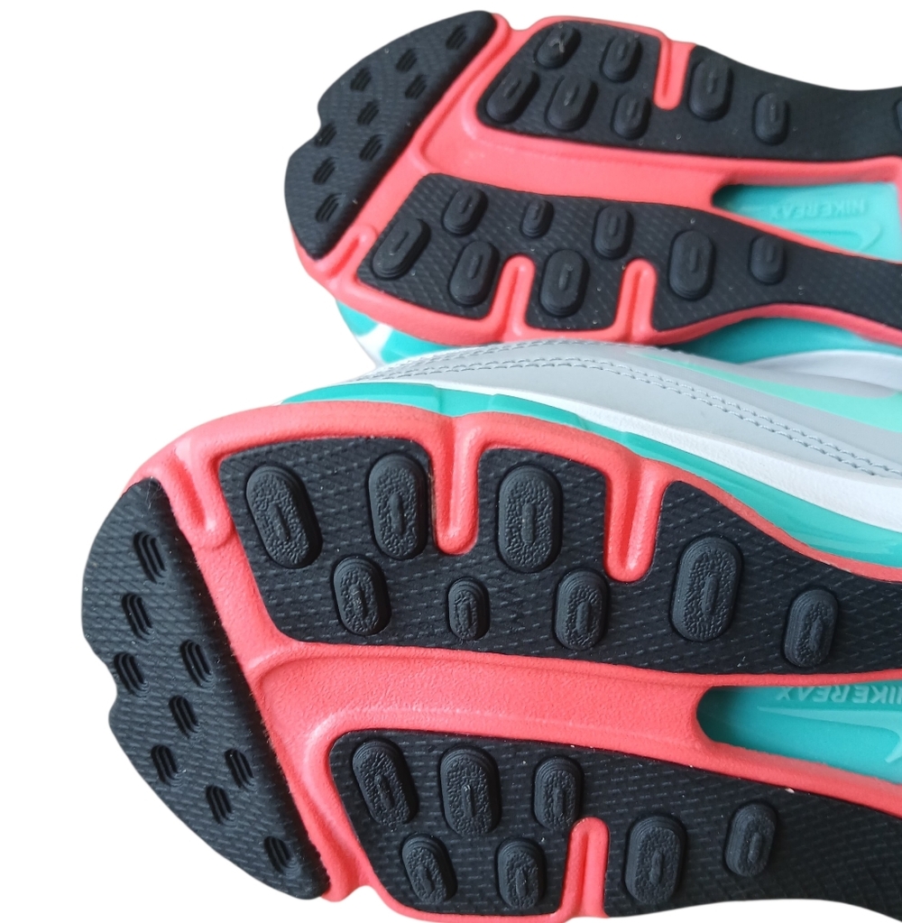 Nike Women's  Size 7.5 Athletic Shoes - Gray and Teal - Picture 6 of 8